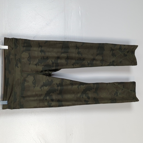 Lululemon Camo Cropped Length Leggings - Picture 1 of 10